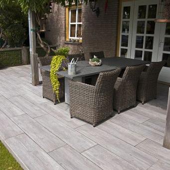Keramiek op beton CeraSun Woodlook Grey Wash 30x120x4