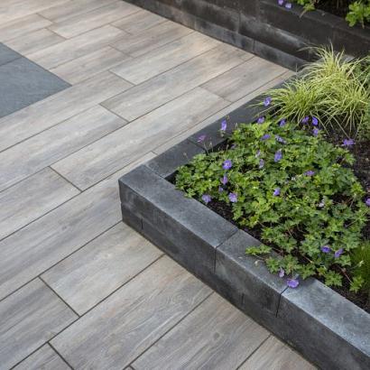 Keramiek op beton CeraSun Woodlook Dark Oak 30x120x4